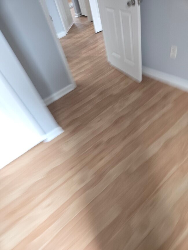 Building Photo - 2442