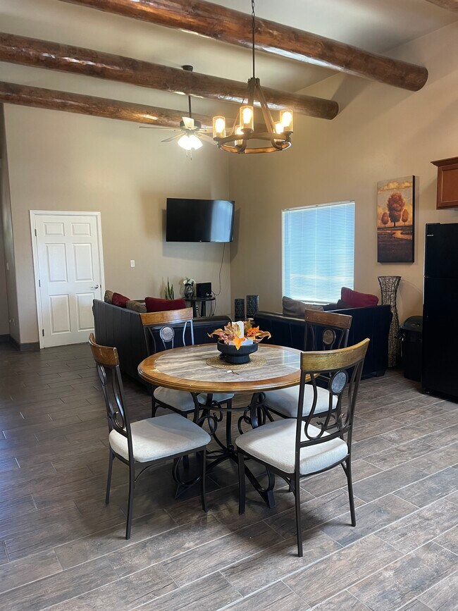 Kitchen Nook - 1935 Mercury Ln