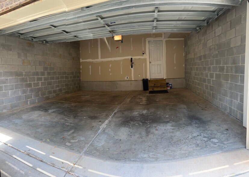 2 car garage - 237 N Irwin Ave
