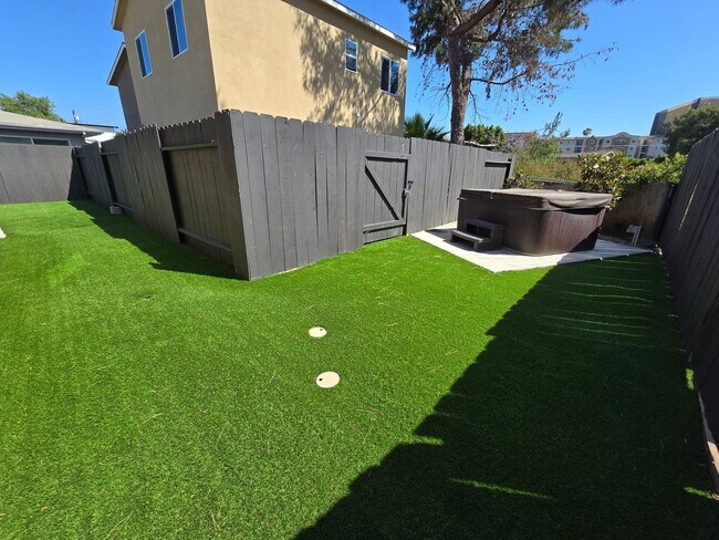 Building Photo - 5BD/3BA on Adobe Dr!! (Lease out, pending ...