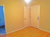 Building Photo - 1911 N Hollywood Way