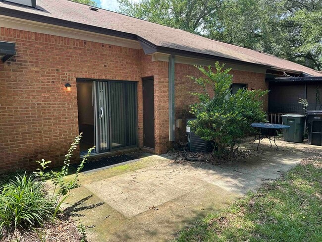 Building Photo - 4436 Stratfordshire Ct