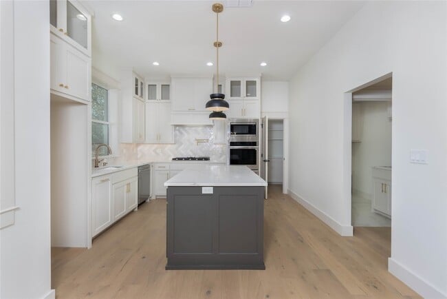 Building Photo - 3964 Hogan Dr