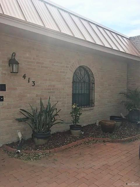 Primary Photo - 21 Uvalde Ave