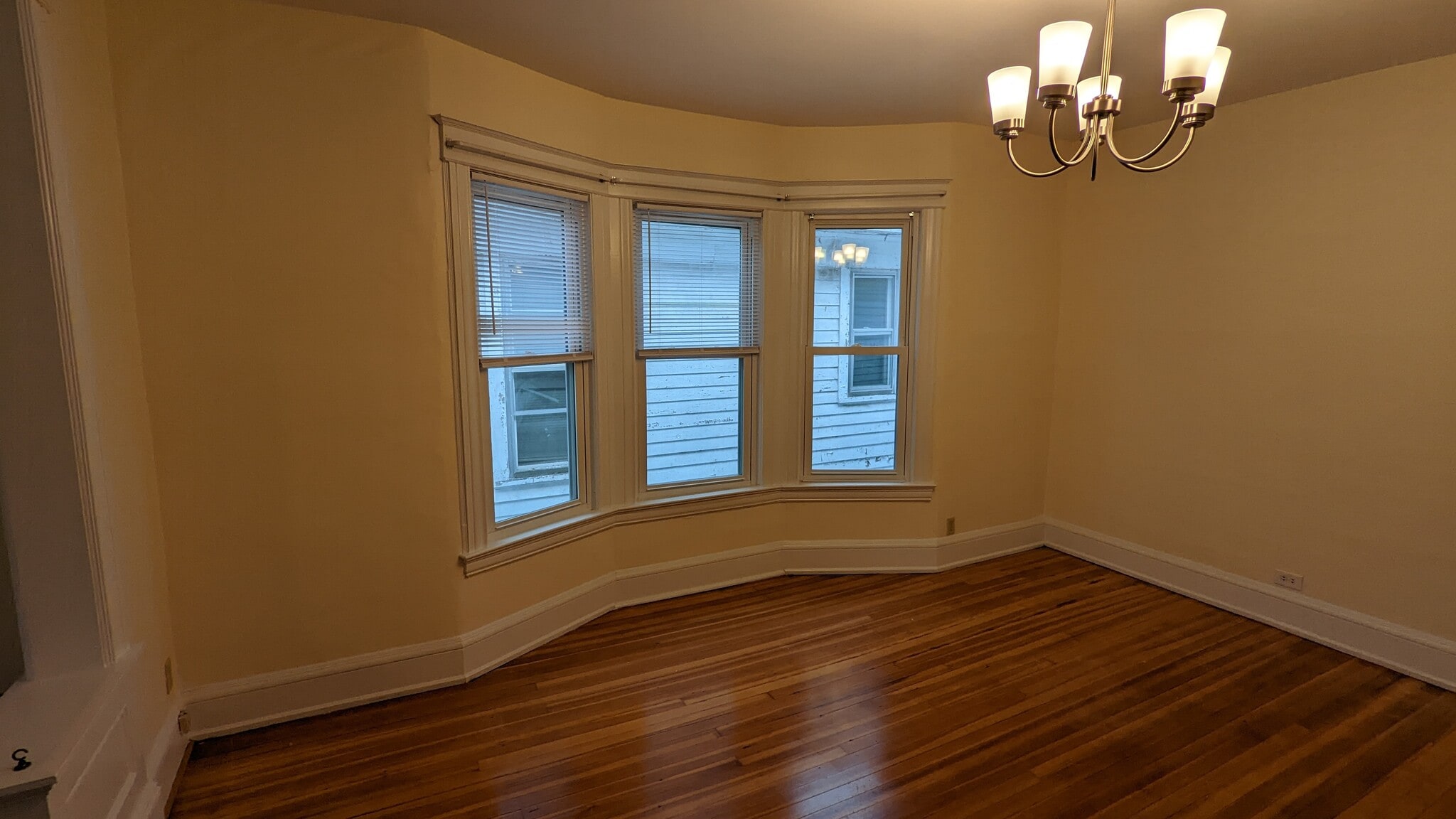 Building Photo - 61 S Pine Ave