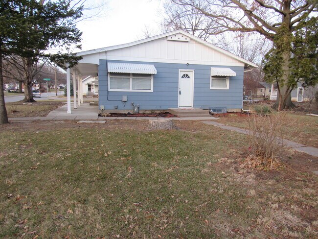 Building Photo - 345 8th St