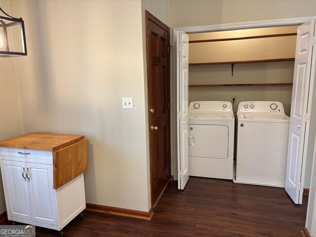 Building Photo - 332 Brooke Wood Dr