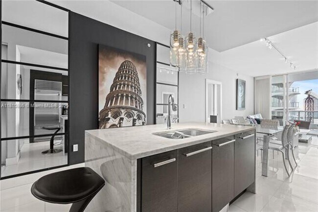 Building Photo - 900 Biscayne Blvd