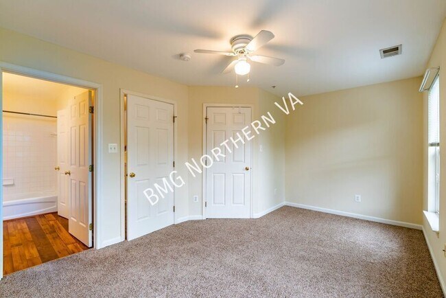 Building Photo - 5819 Pearson Ln