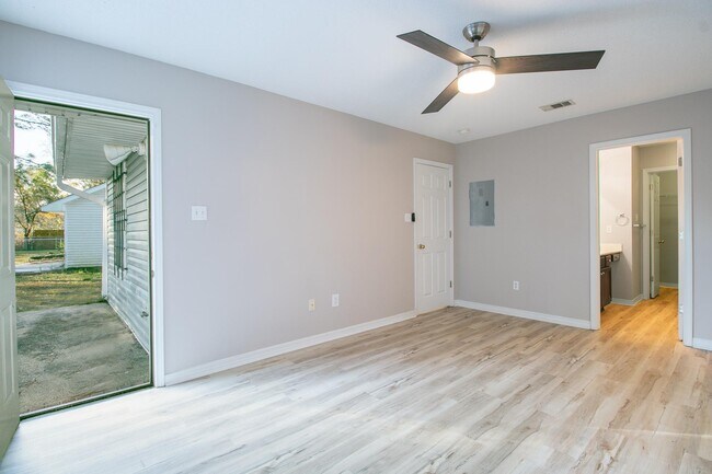 Building Photo - 10690 E Bay Tree Dr