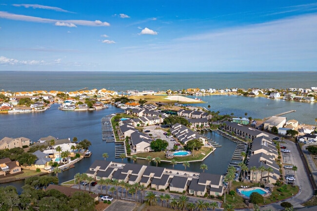 Building Photo - 1902 Bayhouse Dr