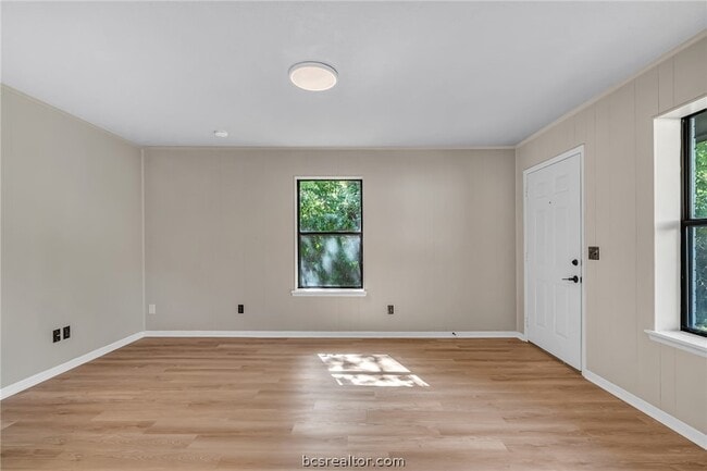 Building Photo - 104 N Oneal St