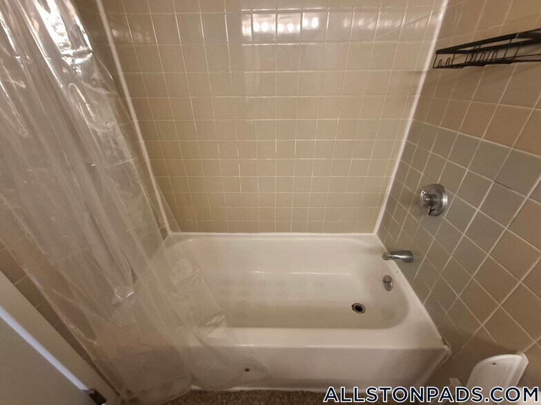 Building Photo - 1110 Commonwealth Ave