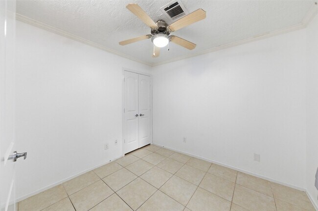 Building Photo - 12503 Newbrook Dr