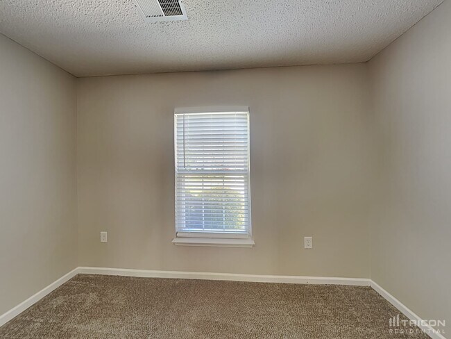Building Photo - 13505 Philip Michael Rd
