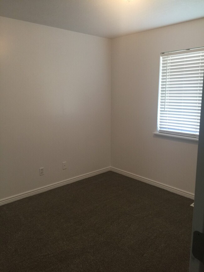 Building Photo - 1465 S Red Maple Ct