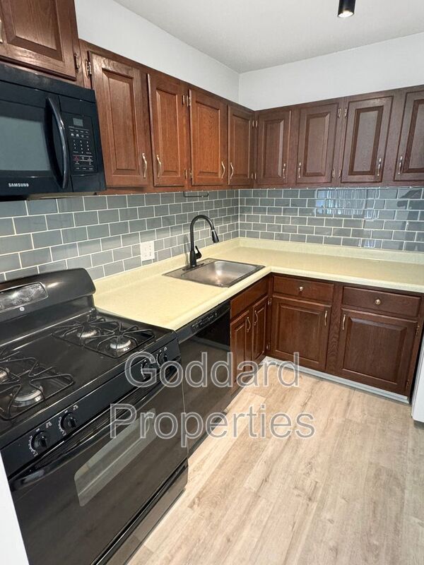 Building Photo - 10536 Cross Fox Ln