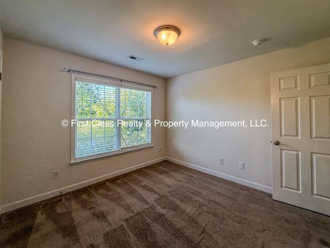 Building Photo - 710 Tavern Ct