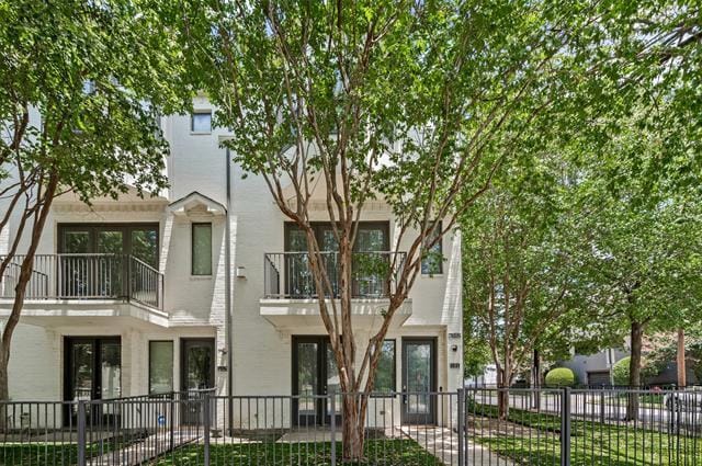 Building Photo - 4502 Holland Ave