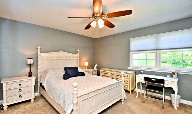 Building Photo - 1434 Atterbury Way