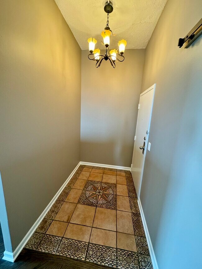 Building Photo - 600 S Dearborn St