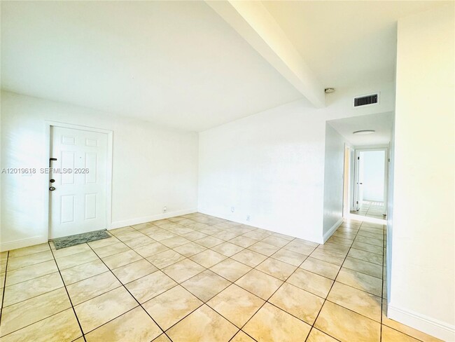 Building Photo - 3370 Frow Ave