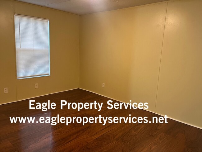 Building Photo - 1546 River Rd