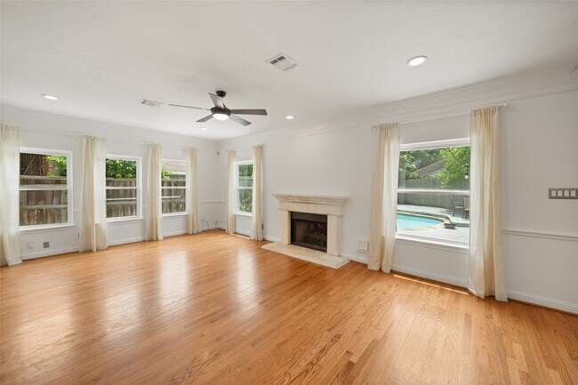 Building Photo - 1207 Melford Dr