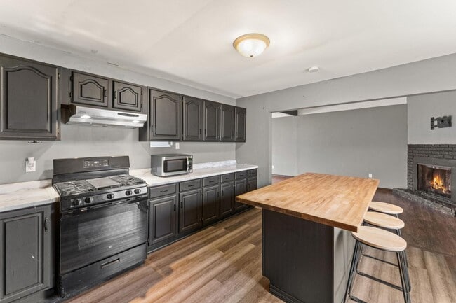 Building Photo - 767-1 Heritage Rd