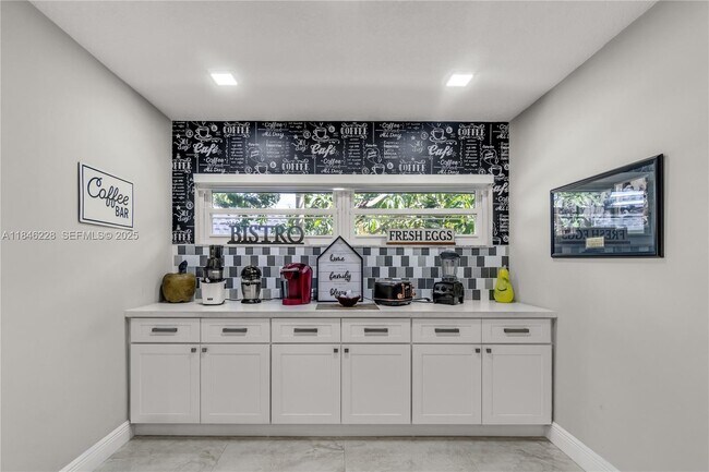 Building Photo - 5601 White Cedar Ln