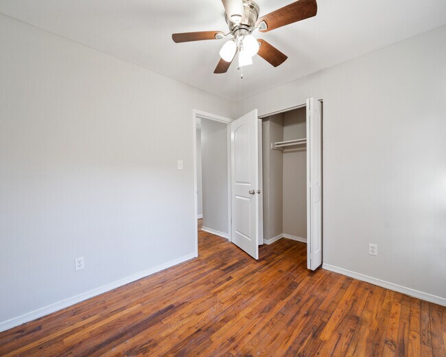 Building Photo - 2371 Swallow Cir SE