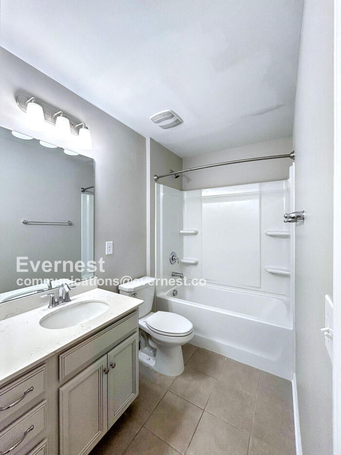 Building Photo - 140 W Morehouse Ave