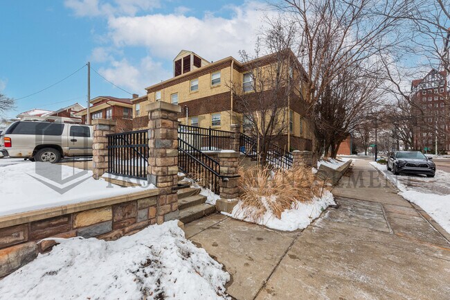 Building Photo - 3304 E Douglas Ave