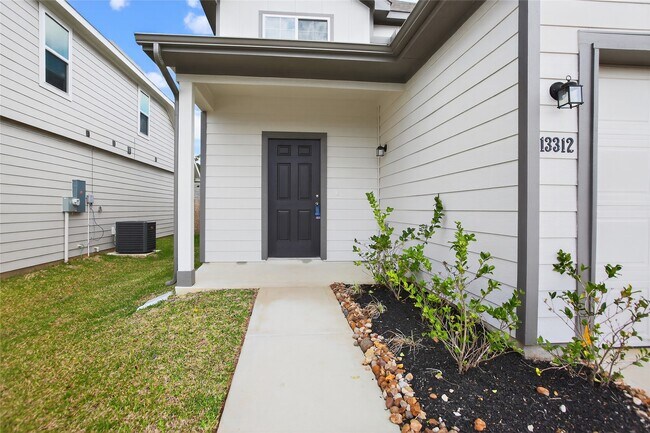 Building Photo - 13312 Burbot Dr