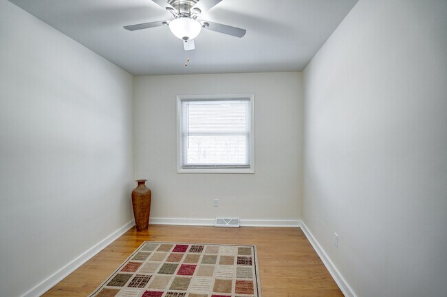 Building Photo - 4686 Capitol View Rd