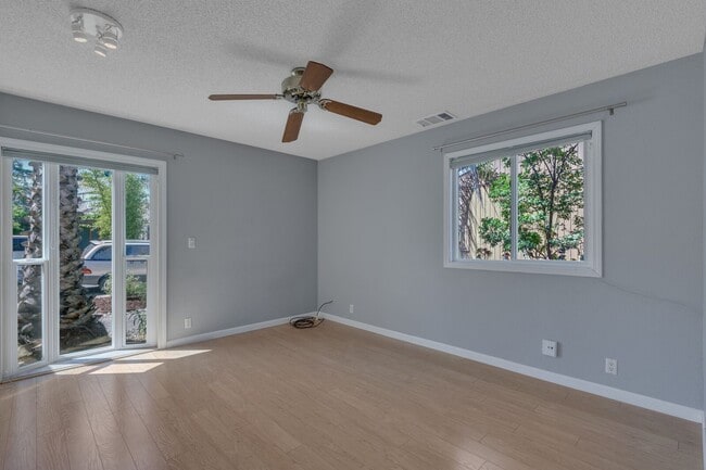 Building Photo - 115 Guaymas Pl