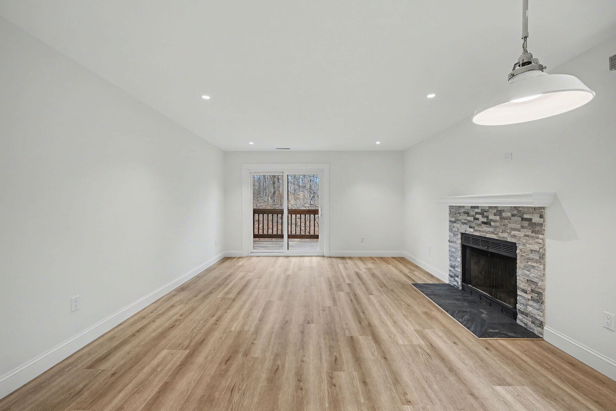 Living room w fireplace - 156 Heatherwood Dr
