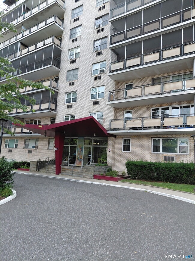 Building Photo - 80 Cartright St