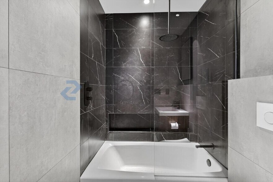 Building Photo - 6 Bonwit Rd