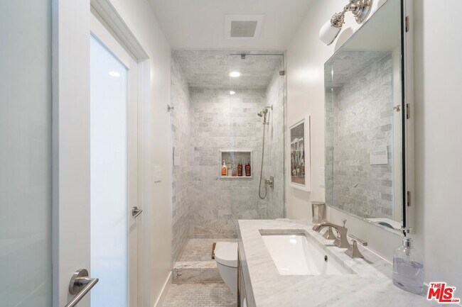 Building Photo - 26508 Latigo Shore Dr