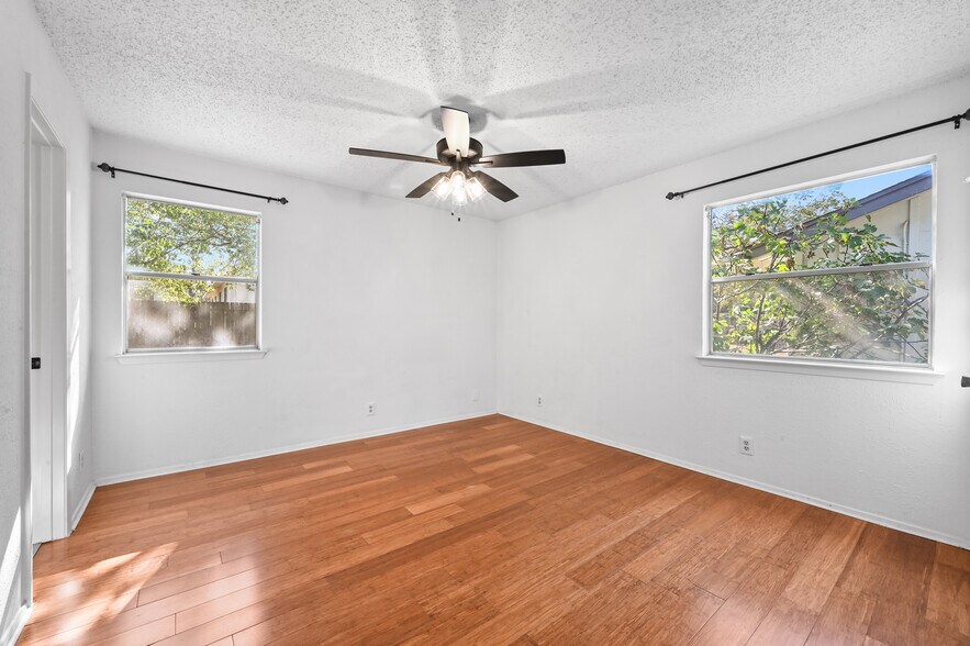 Building Photo - 6201 Hillston Dr