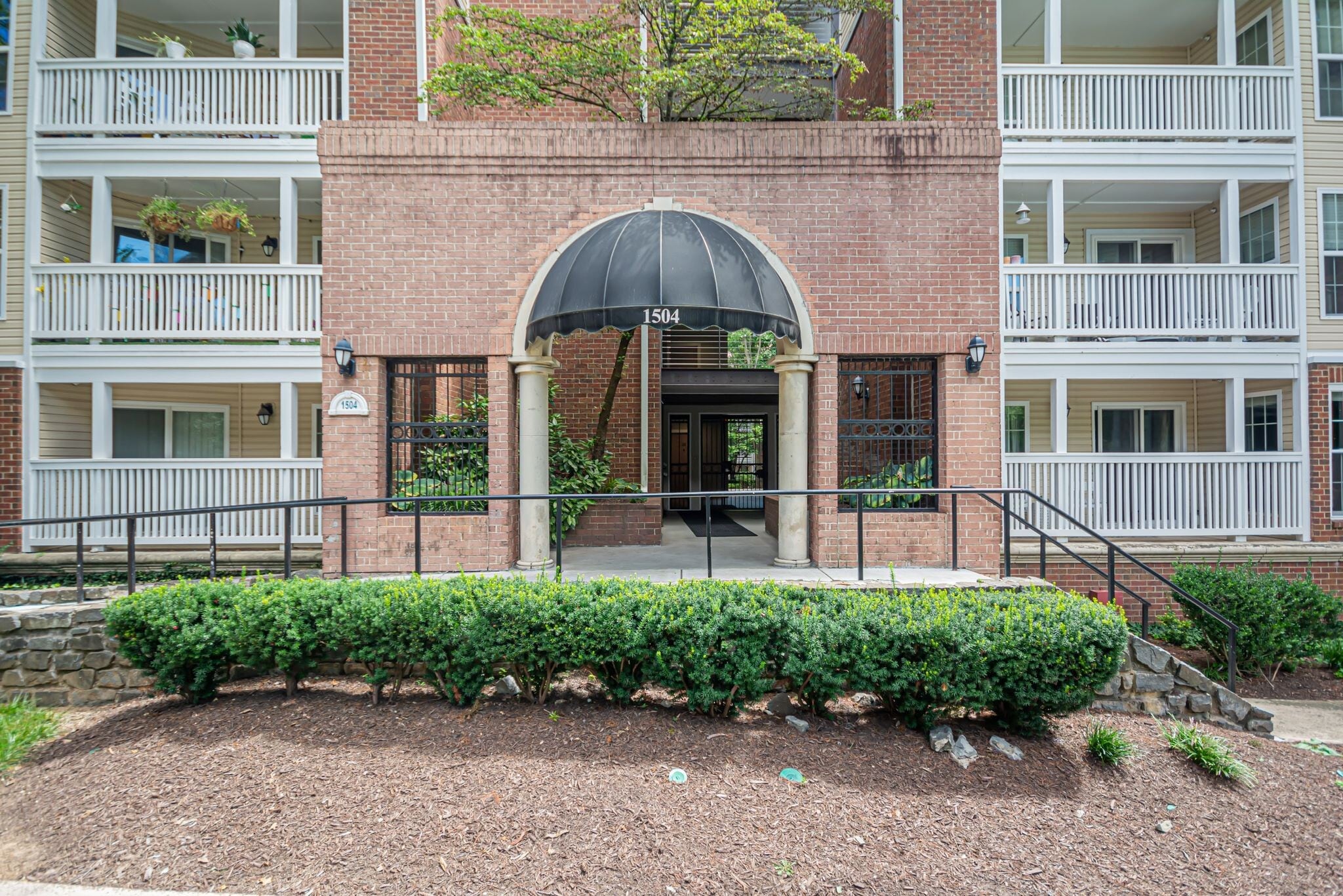 Building Photo - 1504 Lincoln Way