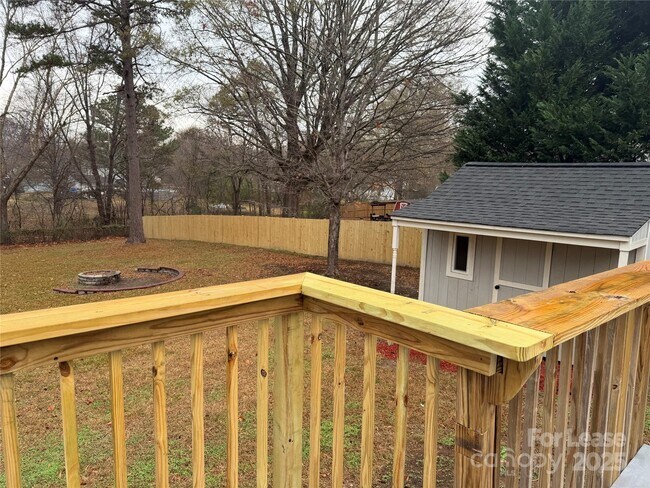 Building Photo - 609 Catawba Cir N