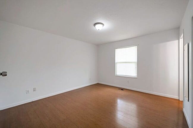 Building Photo - Updated Provo Home w yard + attached 2 car!