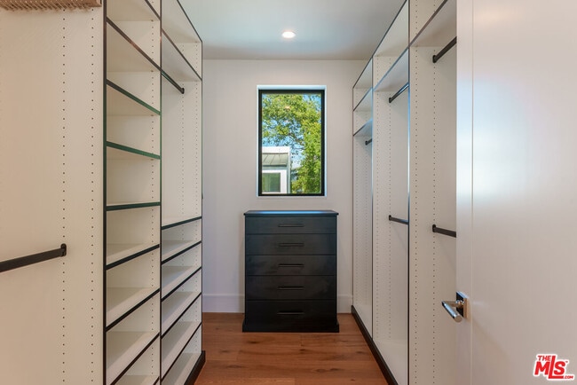 Building Photo - 382 Aderno Way