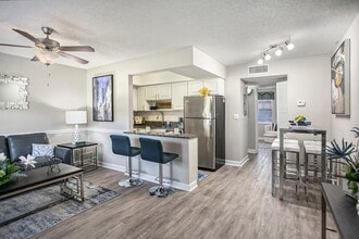 Building Photo - The Park at Torino