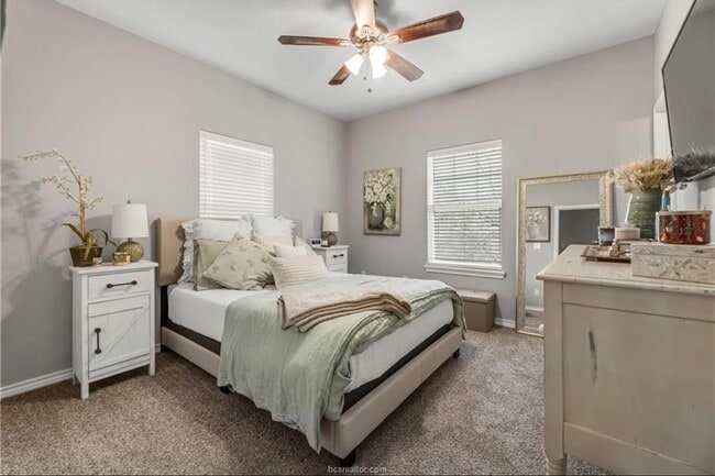 Building Photo - 410 Montclair Ave