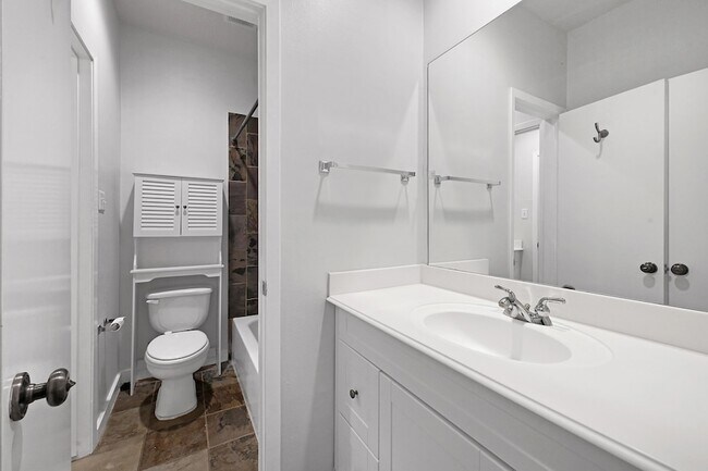 Building Photo - 5416 Kiam St