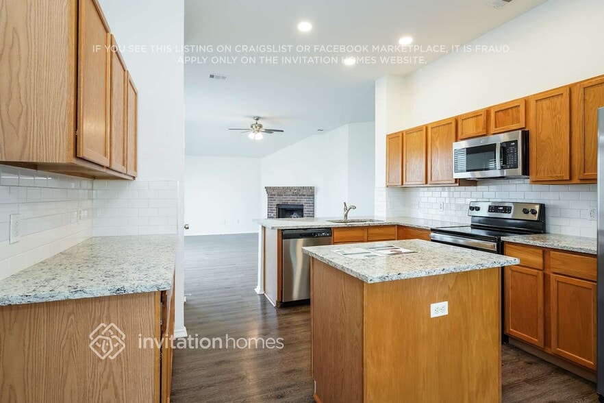 Building Photo - 1434 Vanderbilt Ln