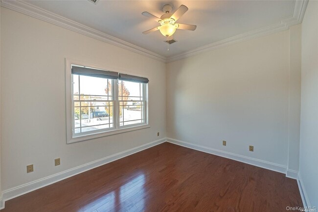 Building Photo - 328A Main St